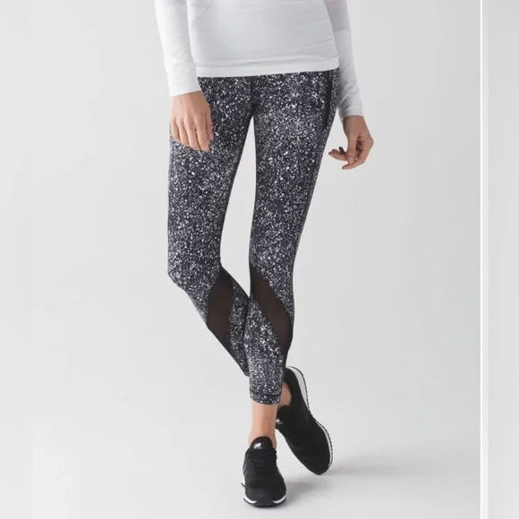 LULULEMON Inspire Tight II
Splatter White Black / Black - Picture 7 of 8